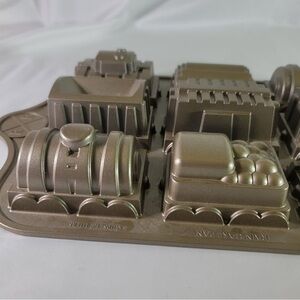William Sonoma Nordic ware Train Cake Pan